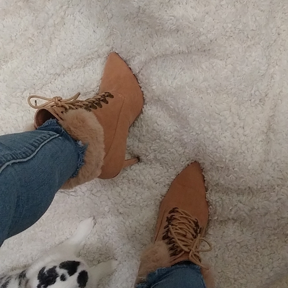 Tennie Bootie Point-Toe Size: 8 - Picture 14 of 17